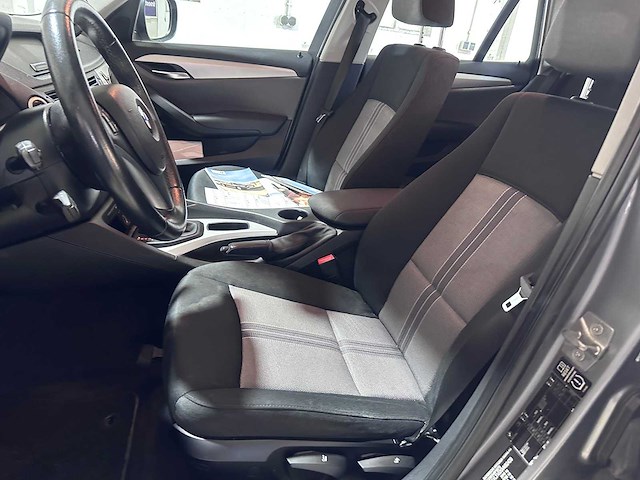Bmw - x1 - sdrive18i exec. automaat- 08-pxb-4 - afbeelding 6 van  20