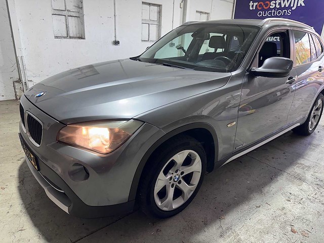 Bmw - x1 - sdrive18i exec. automaat- 08-pxb-4 - afbeelding 1 van  20