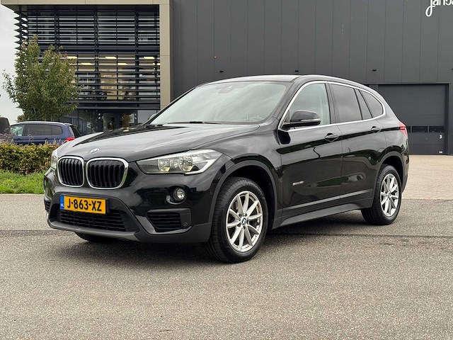 Bmw - x1 - sdrive18i high exec. - car - 2017|j-863-xz|iaw - afbeelding 1 van  27