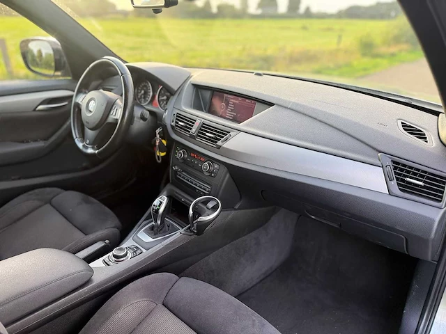 Bmw - x1 - sdrive20i business - 2011 - 43-szf-2 - personenauto - afbeelding 2 van  15