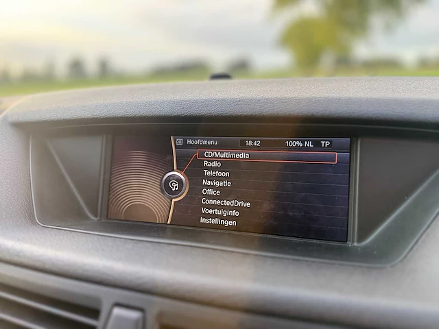 Bmw - x1 - sdrive20i business - 2011 - 43-szf-2 - personenauto - afbeelding 4 van  15