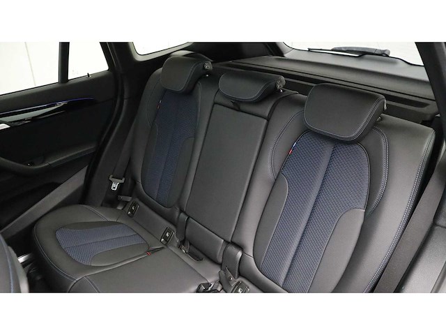 Bmw - x1 - xdrive20i - 2020 - k-856-tj - personenauto - afbeelding 5 van  14