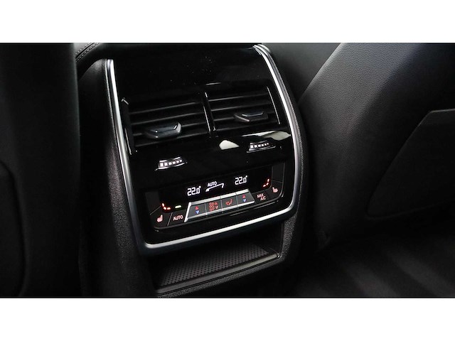Bmw - x5 - m50i high executive - j-678-zp - 2020 - personenauto - afbeelding 17 van  40