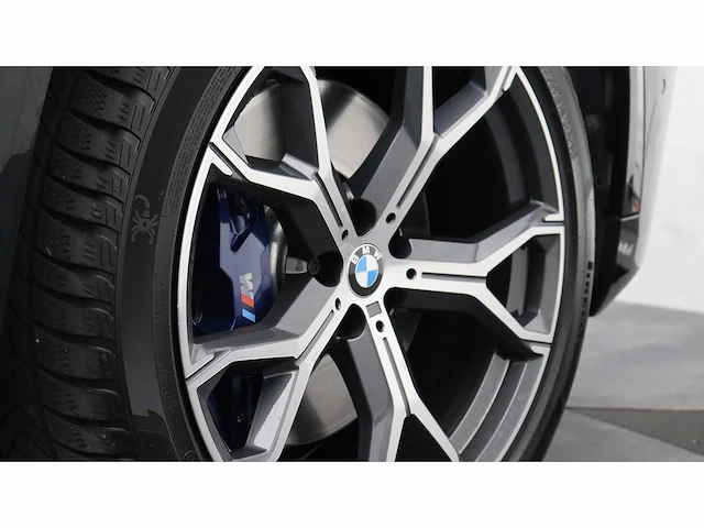 Bmw - x5 - m50i high executive - j-678-zp - 2020 - personenauto - afbeelding 2 van  40