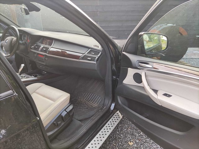 Bmw - x5 - personenauto - afbeelding 6 van  11