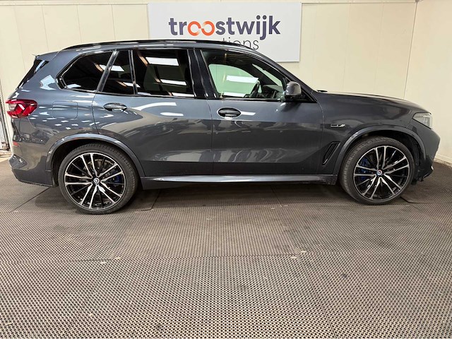 Bmw - x5 - xdrive 45 e - m sport - hybride - personenauto - 2022 - afbeelding 23 van  26