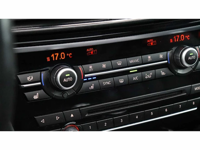 Bmw - x5 m - black fire edit. - 4.4 v8 - 2018 - s-682-hv - personenauto - afbeelding 19 van  31