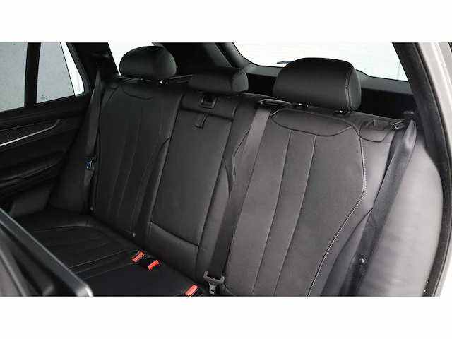 Bmw - x5 m - black fire edit. - 4.4 v8 - 2018 - s-682-hv - personenauto - afbeelding 25 van  31
