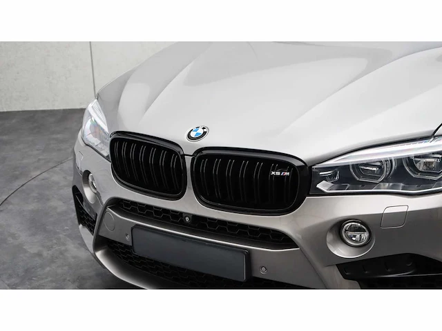 Bmw - x5 m - black fire edit. - 4.4 v8 - 2018 - s-682-hv - personenauto - afbeelding 27 van  31