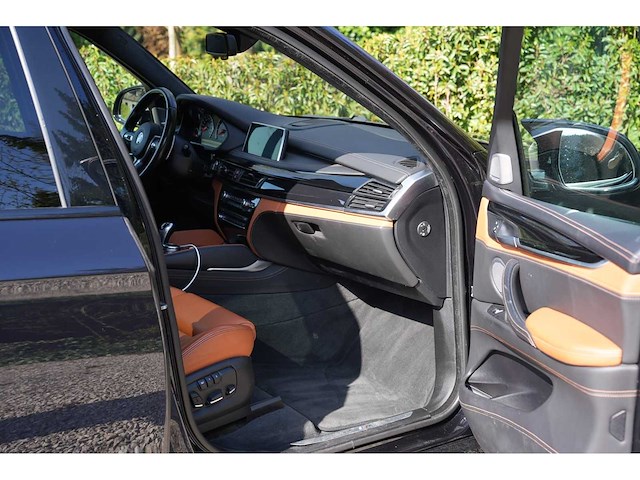 Bmw - x5m - v8 - rt-629-t - 2016 - afbeelding 2 van  18