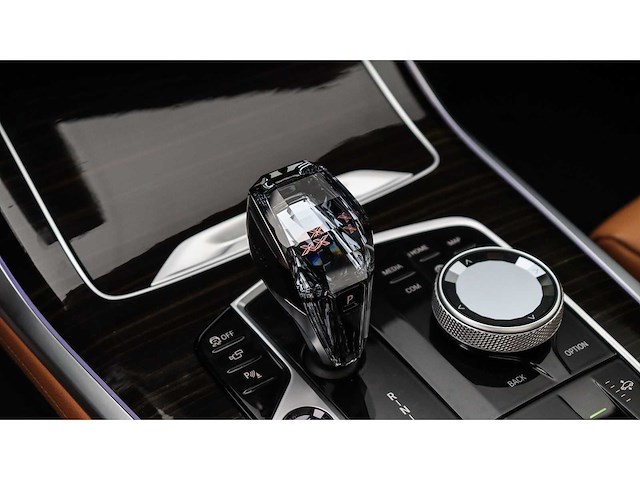 Bmw - x7 - xdrive40i - 6persoons. - 2021 - 30.000 km - afbeelding 20 van  44