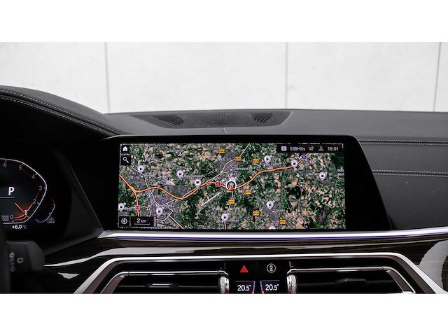 Bmw - x7 - xdrive40i - 6persoons. - 2021 - 30.000 km - afbeelding 32 van  44