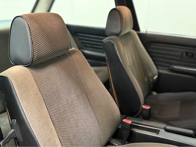 Bmw- 318i - 3-serie - oldtimer - 1986 - afbeelding 6 van  16