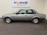 Bmw- 318i - 3-serie - oldtimer - 1986 - afbeelding 15 van  16