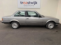 Bmw- 318i - 3-serie - oldtimer - 1986 - afbeelding 16 van  16