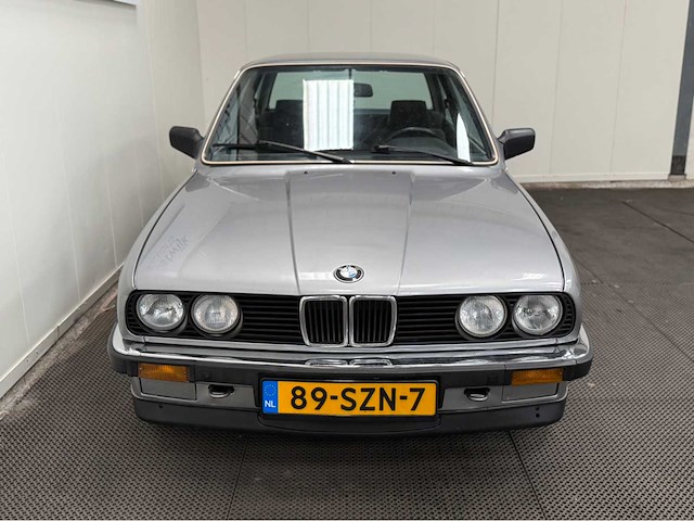 Bmw- 318i - 3-serie - oldtimer - 1986 - afbeelding 2 van  29