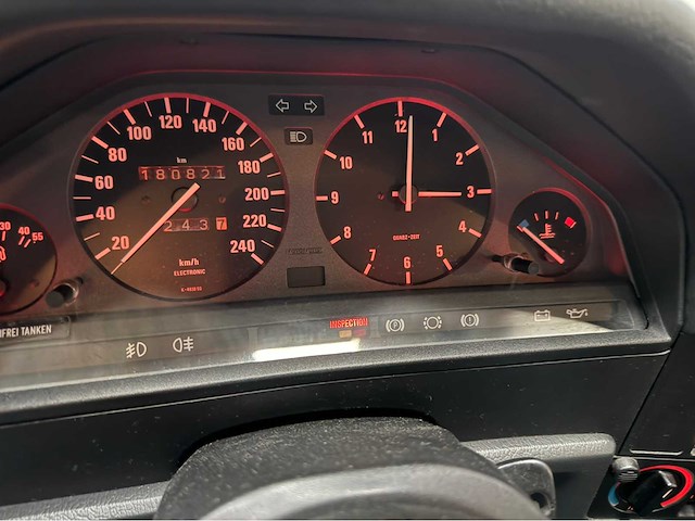 Bmw- 318i - 3-serie - oldtimer - 1986 - afbeelding 8 van  29