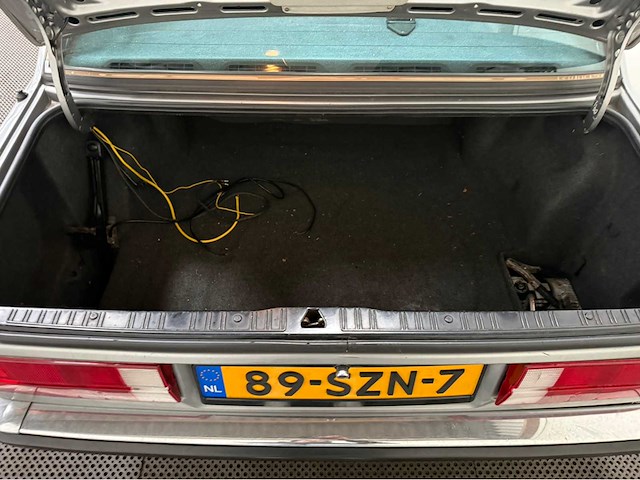 Bmw- 318i - 3-serie - oldtimer - 1986 - afbeelding 9 van  29