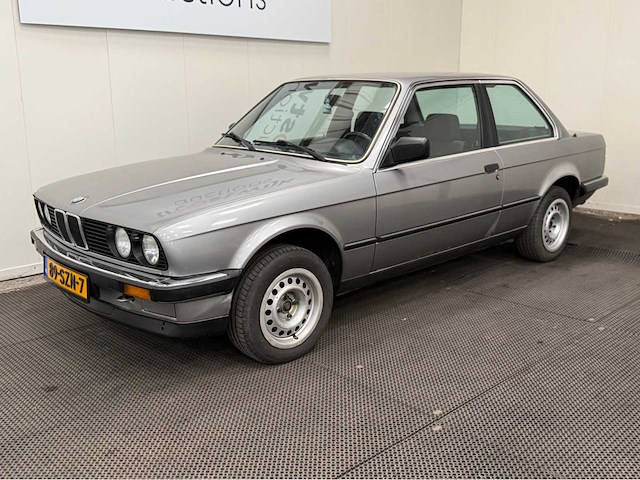 Bmw- 318i - 3-serie - oldtimer - 1986 - afbeelding 12 van  29