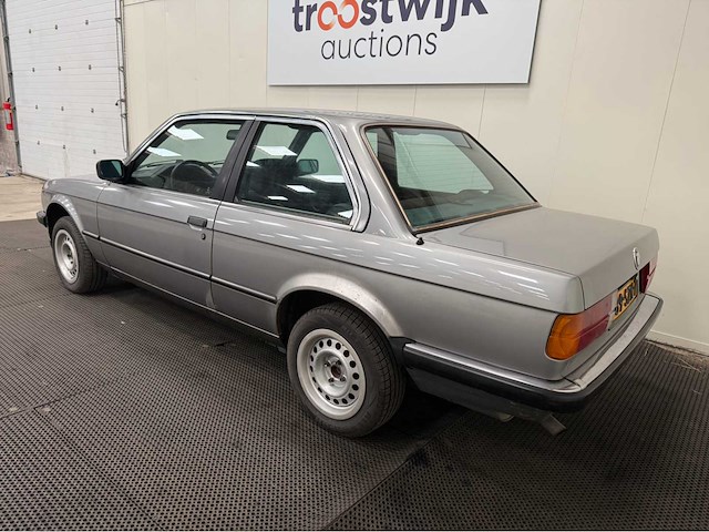 Bmw- 318i - 3-serie - oldtimer - 1986 - afbeelding 24 van  29