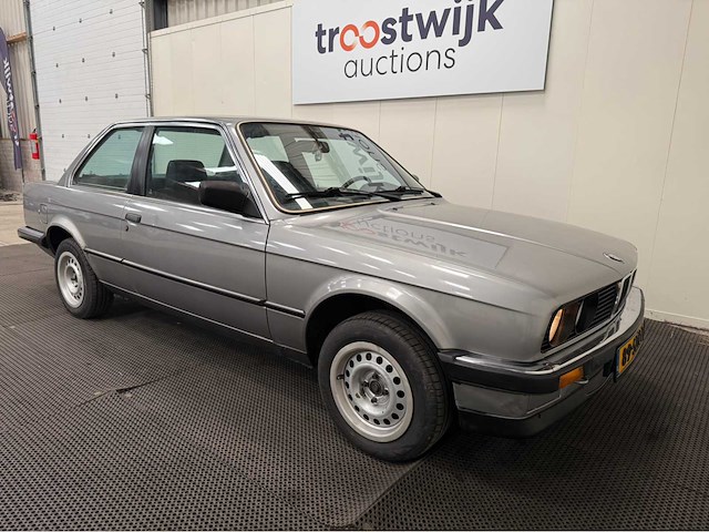 Bmw- 318i - 3-serie - oldtimer - 1986 - afbeelding 28 van  29