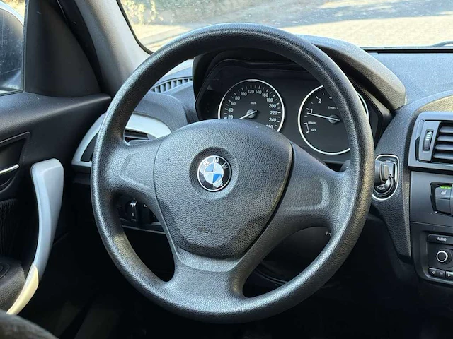Bmw 1 serie 114i business | tj-404-x - afbeelding 7 van  30