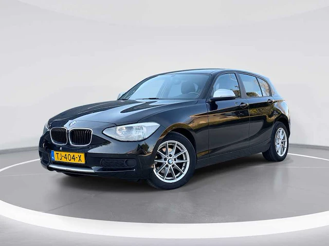 Bmw 1 serie 114i business | tj-404-x - afbeelding 1 van  30