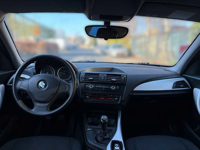 Bmw 1 serie 114i business | tj-404-x - afbeelding 17 van  30