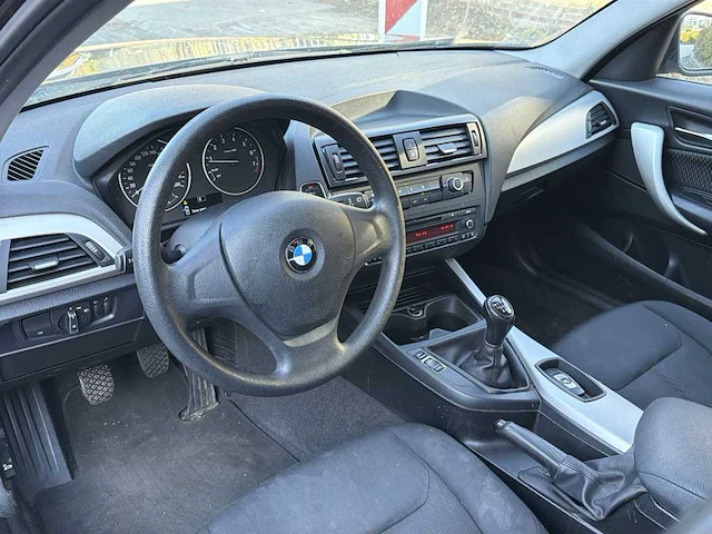 Bmw 1 serie 114i business | tj-404-x - afbeelding 30 van  30