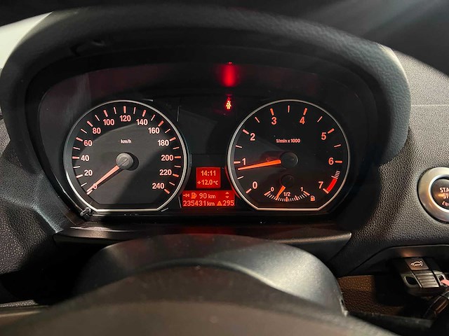 Bmw 1-serie 116i , 32-lfs-1 - afbeelding 4 van  17