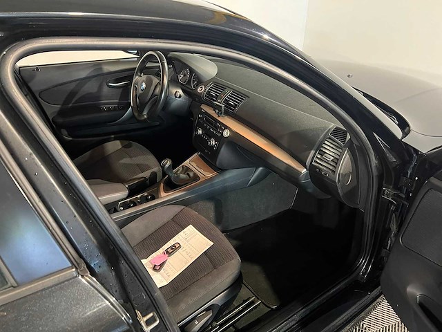 Bmw 1-serie 116i , 32-lfs-1 - afbeelding 15 van  17