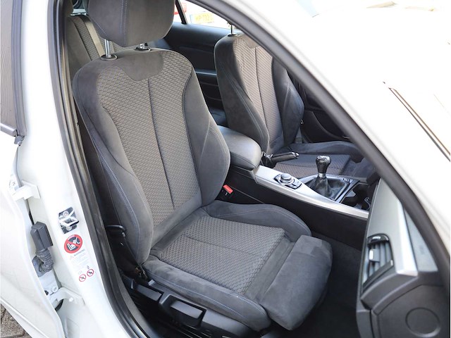Bmw 1-serie 116i business+ 2012, xb-868-n - afbeelding 18 van  31