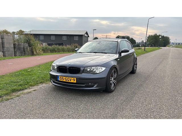 Bmw 1-serie 116i business line | 05-ggv-9 i - afbeelding 1 van  13