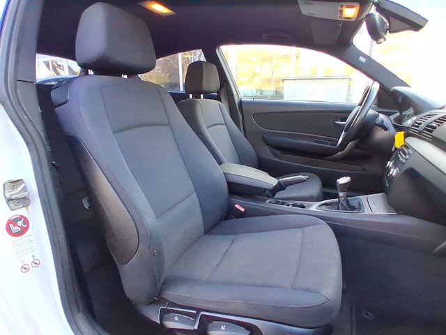 Bmw 1-serie 116i business line 2009 | 00-jkv-3 - afbeelding 15 van  29