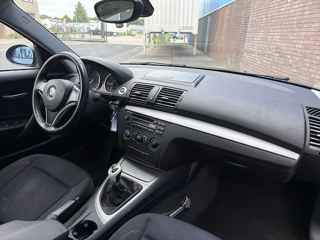 Bmw 1-serie 118d business line | 16-kpp-6 i - afbeelding 15 van  24