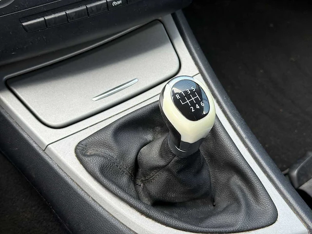 Bmw 1-serie 118d business line | 16-kpp-6 i - afbeelding 4 van  24