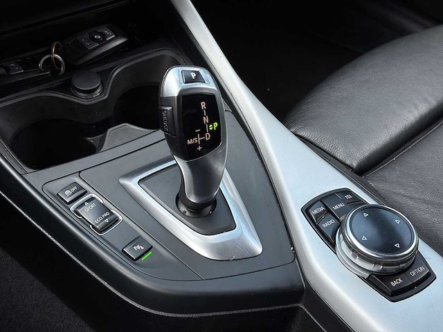 Bmw 1-serie 118d high executive | 9-sgl-29 i - afbeelding 21 van  36