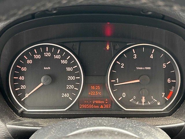 Bmw 1-serie 118i 2008 | 50-lhr-9 - afbeelding 14 van  32
