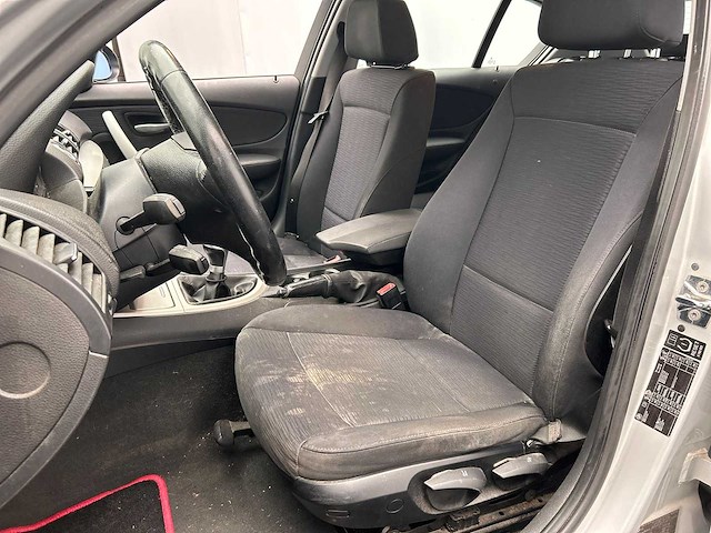 Bmw 1-serie 118i 2008 | 50-lhr-9 - afbeelding 22 van  32
