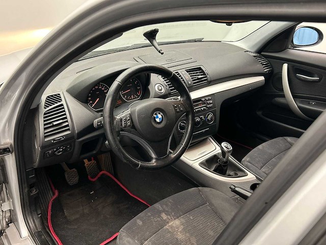 Bmw 1-serie 118i 2008 | 50-lhr-9 - afbeelding 29 van  32