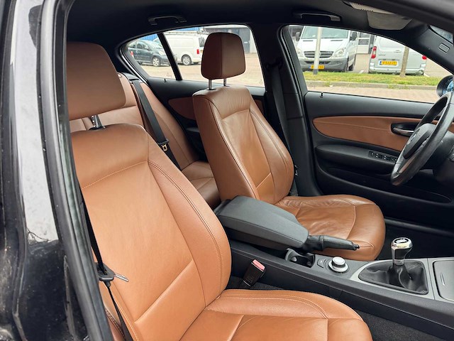 Bmw 1-serie 118i business line 2-zr-pj - afbeelding 24 van  25