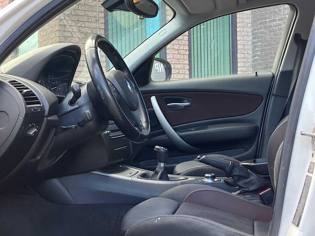 Bmw 1-serie 118i effdyn.bnsl.ed. , 01-pfg-7 - afbeelding 8 van  11