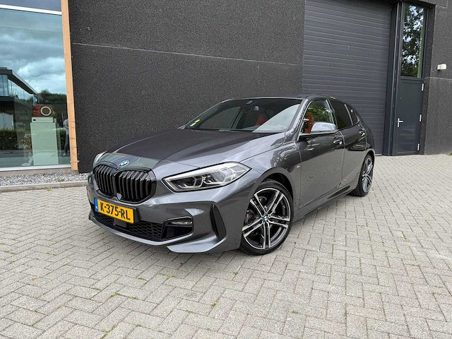 Bmw 1-serie 118i high exec ; k-375-rl, automaat - afbeelding 1 van  37