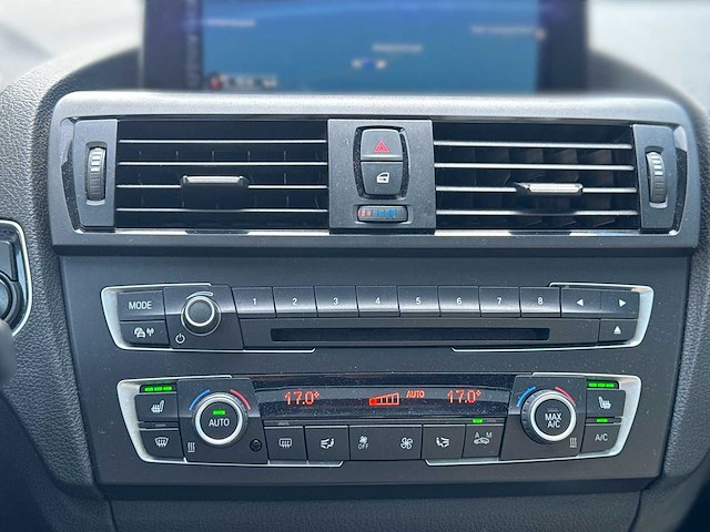 Bmw 1-serie 118i high executive 2015 | 1-znk-65 - afbeelding 30 van  32