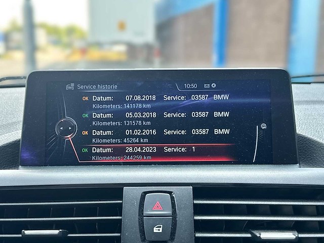Bmw 1-serie 118i high executive 2015 | 1-znk-65 - afbeelding 24 van  32
