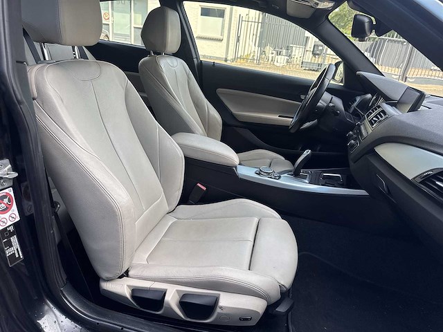 Bmw 1-serie 118i high executive 2015 | 1-znk-65 - afbeelding 22 van  32