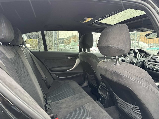 Bmw 1-serie 118i high executive m-sport 2017 | r-658-gj - afbeelding 12 van  26
