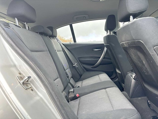 Bmw 1-serie 120i high executive 2004 | 15-pt-dk - afbeelding 13 van  21