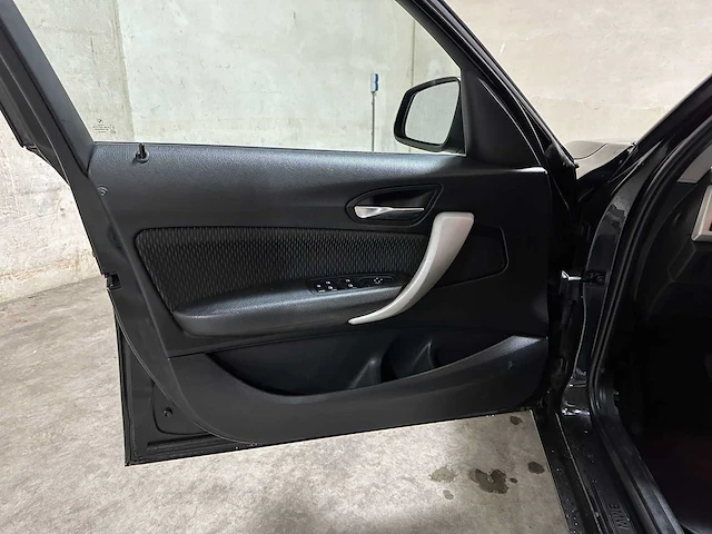 Bmw 116i business+ 136pk 2012 1-serie (origineel-nl) automaat, 33-xht-3 - afbeelding 22 van  63