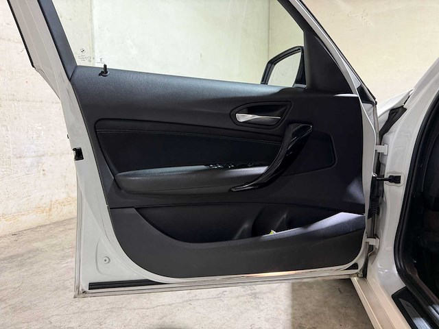 Bmw 116i edition sport line shadow executive 109pk 2018 (origineel-nl) 1-serie, rl-823-r - afbeelding 25 van  48